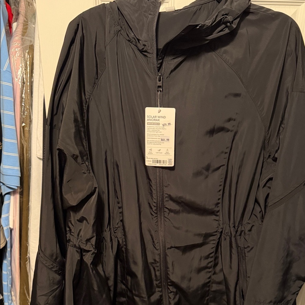 Athleta NWT Black Hooded Solar Anotak Windbreaker Jacket